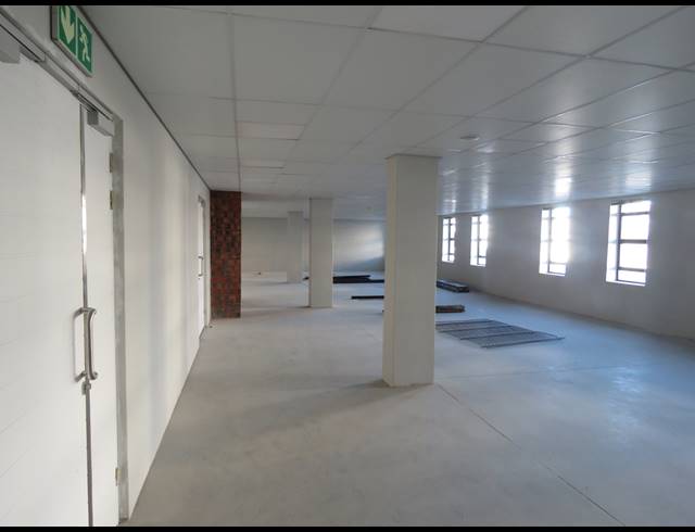 98M² MEDICAL SUITE TO LET IN PAARDEVLEI